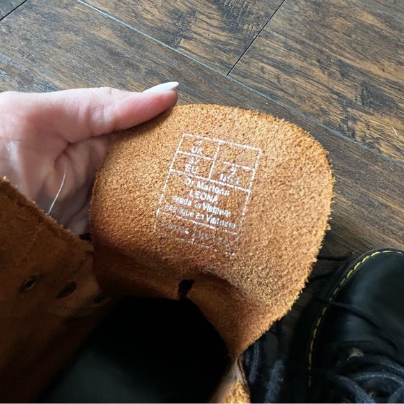 Dr.Martens, Women’s Boot - Picture 6 of 12